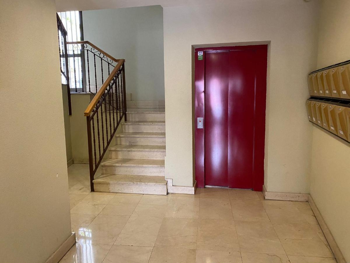 Centro Barrio Embajadores 01 Мадрид Екстериор снимка