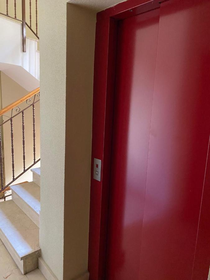 Centro Barrio Embajadores 01 Мадрид Екстериор снимка
