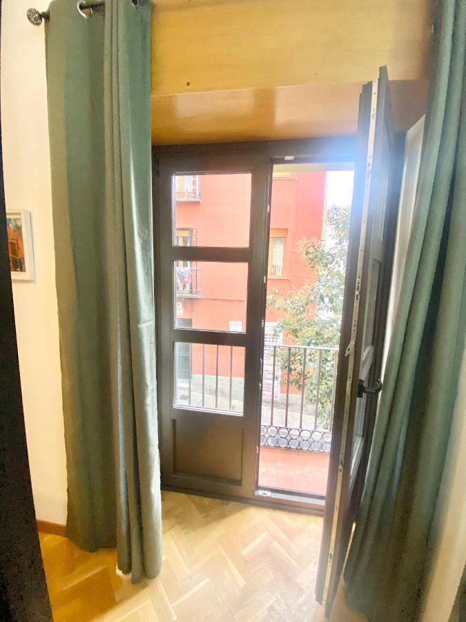 Centro Barrio Embajadores 01 Мадрид Екстериор снимка